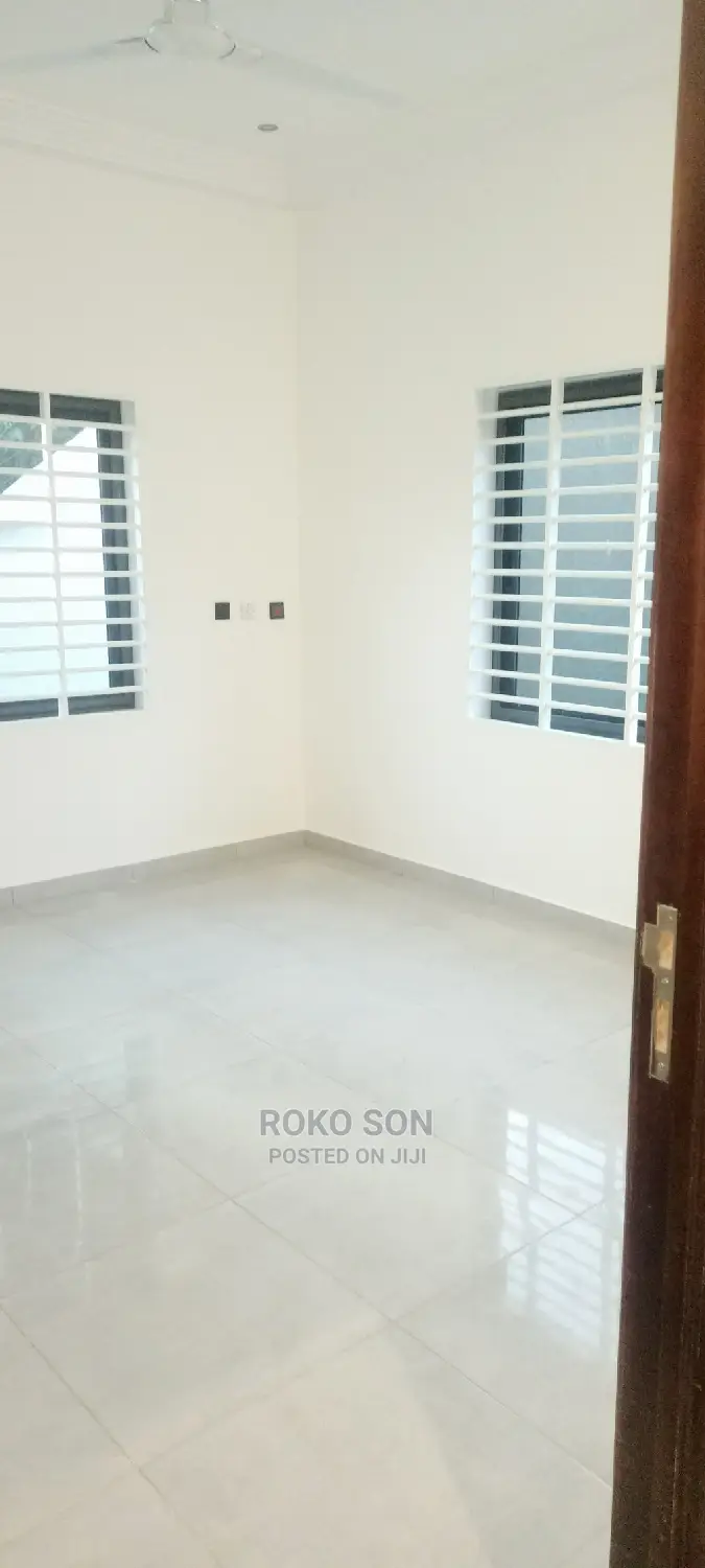 3bdrm House in Dr Roko, Dome for Sale