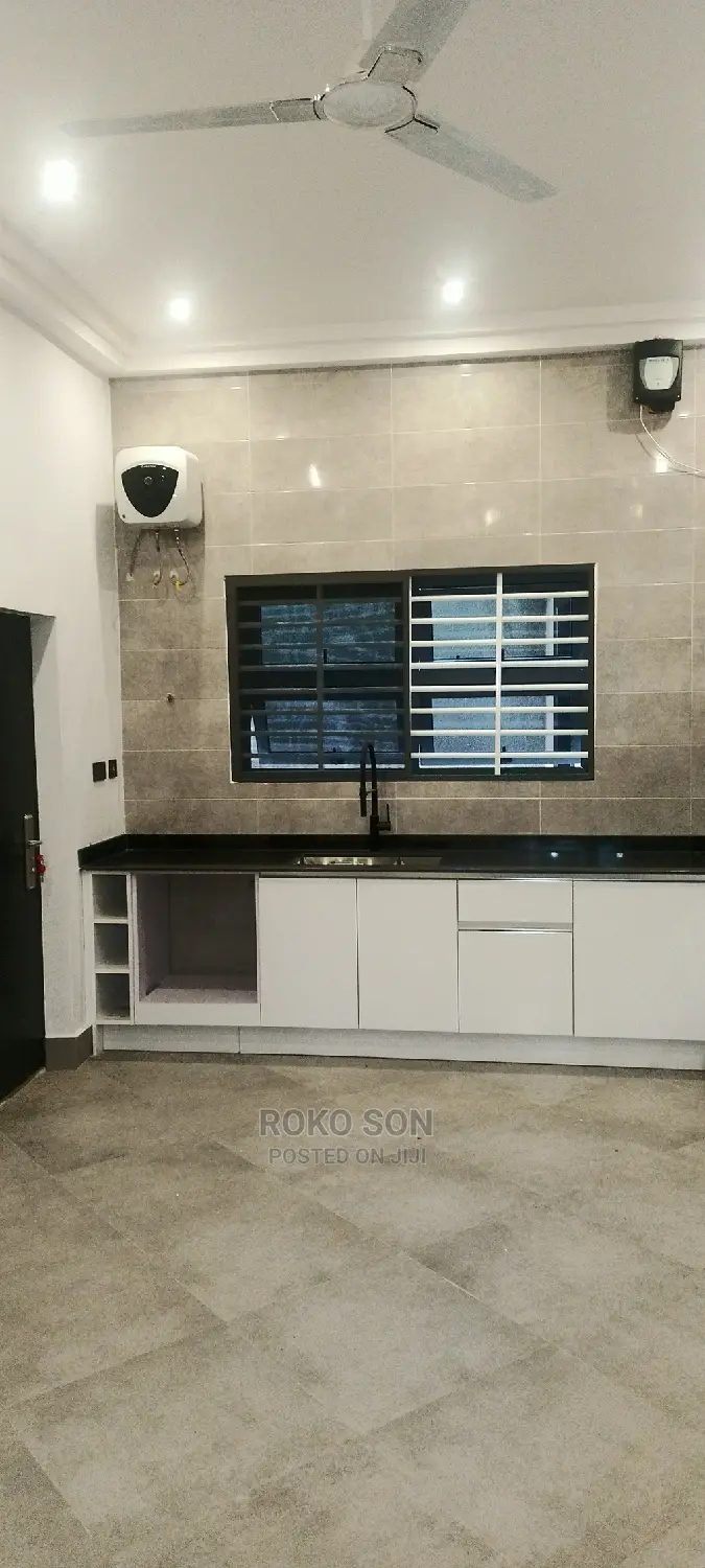 3bdrm House in Dr Roko, Dome for Sale