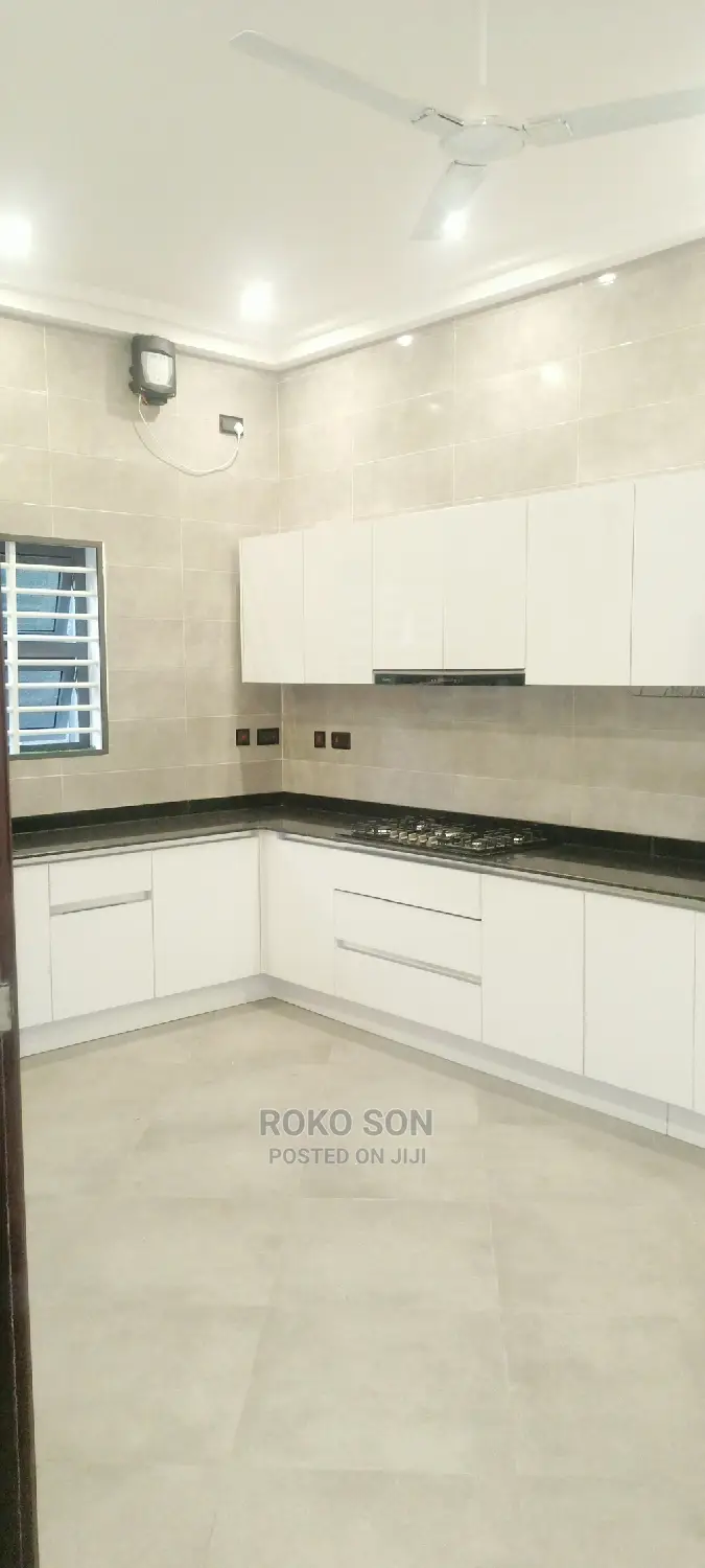 3bdrm House in Dr Roko, Dome for Sale