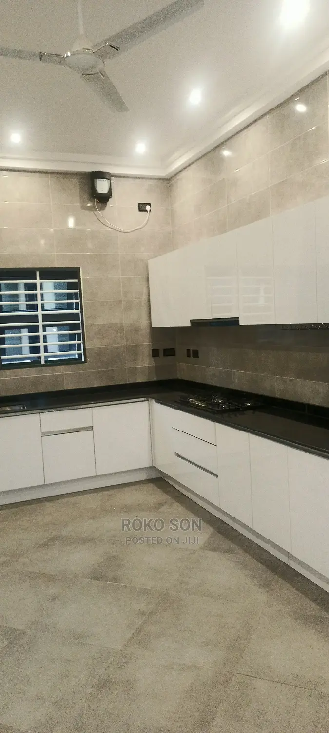 3bdrm House in Dr Roko, Dome for Sale
