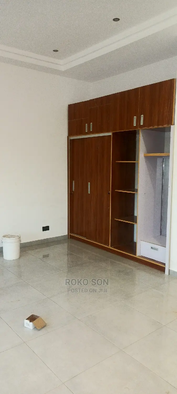 3bdrm House in Dr Roko, Dome for Sale