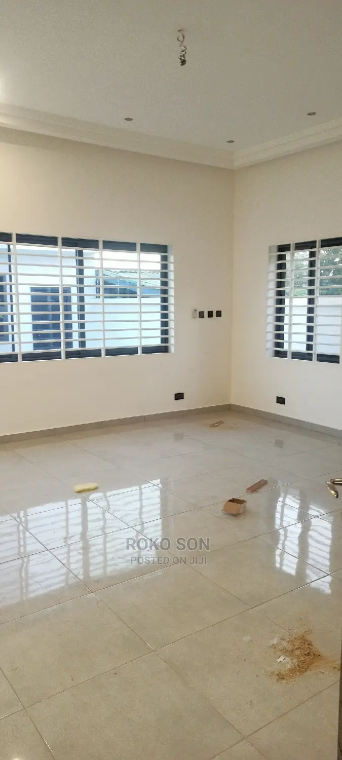 3bdrm House in Dr Roko, Dome for Sale