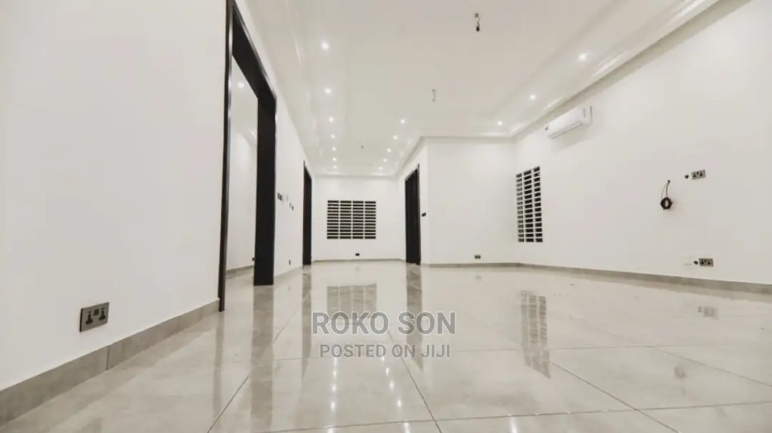 3bdrm House in Dr Roko, Dome for Sale