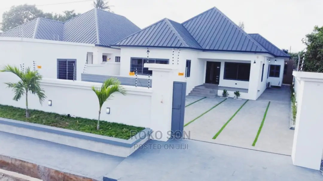 3bdrm House in Dr Roko, Dome for Sale