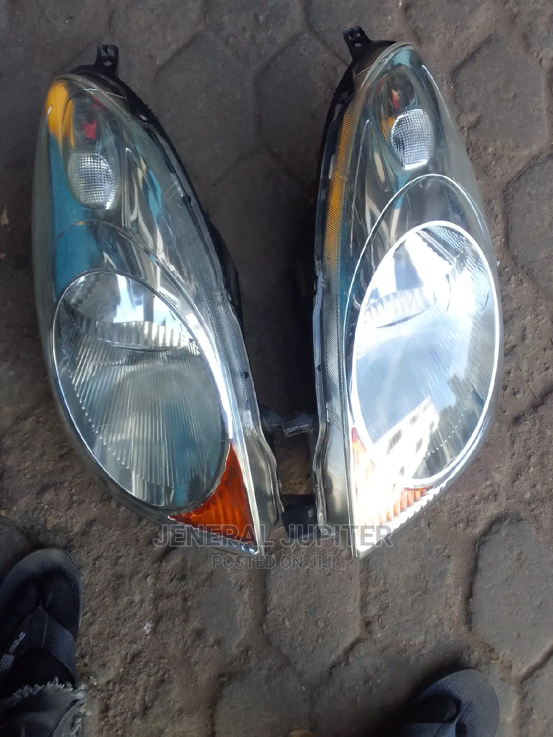 Nissan Note Headlight Pair Available.