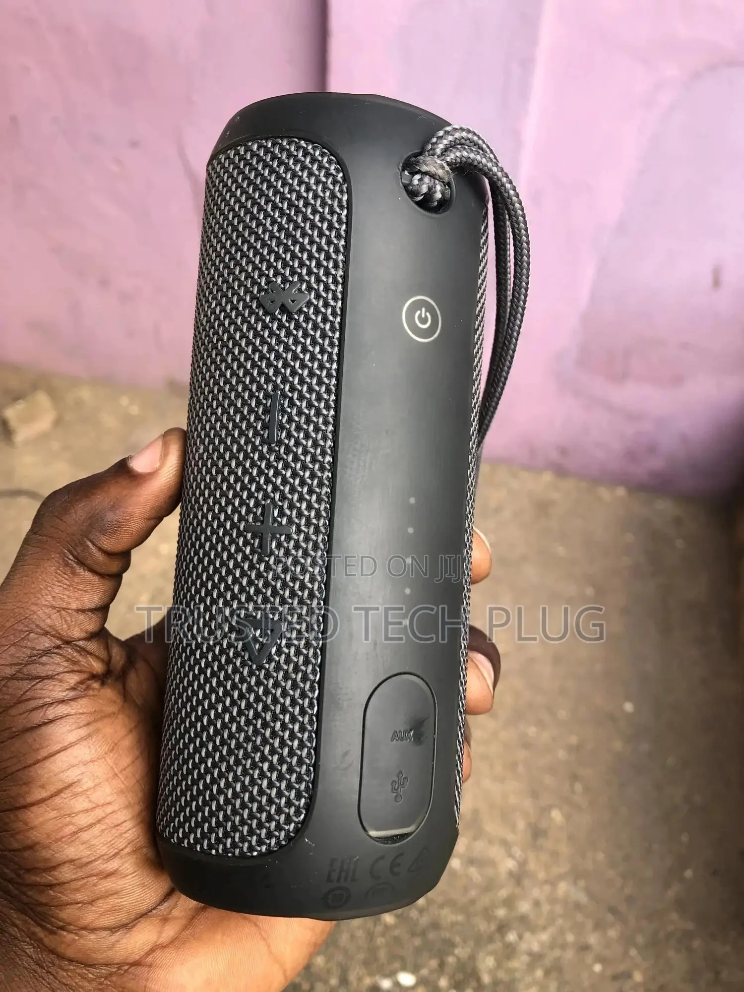 Preowned JBL Flip Essential 2 Bluetooth Speaker In Stock