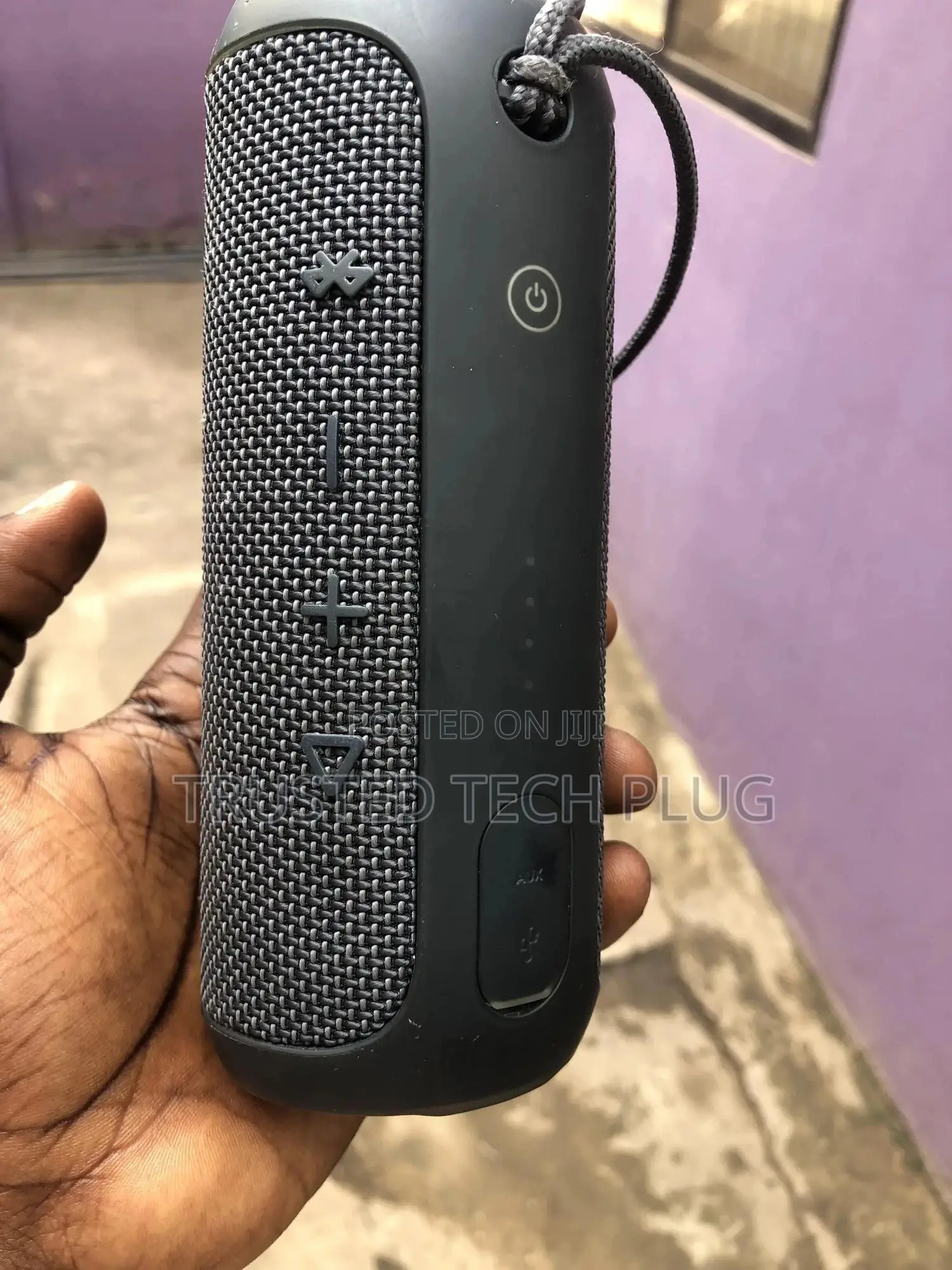 Preowned JBL Flip Essential 2 Bluetooth Speaker In Stock