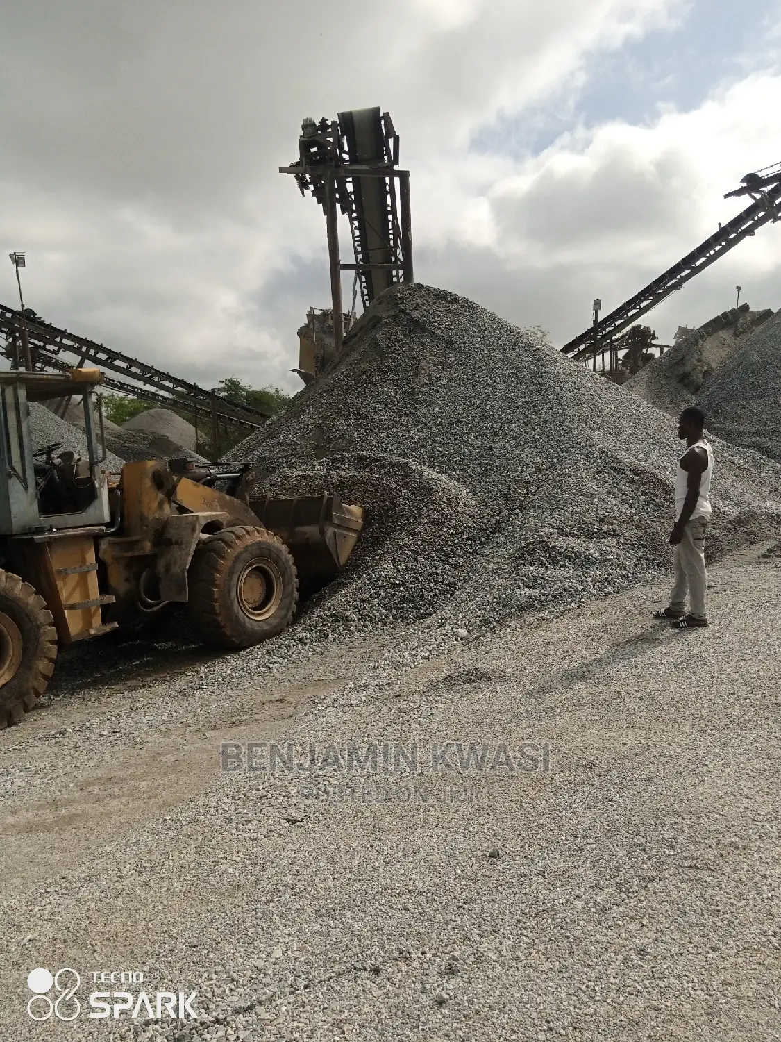 Quarry Stones and Quarry Dust Supplying