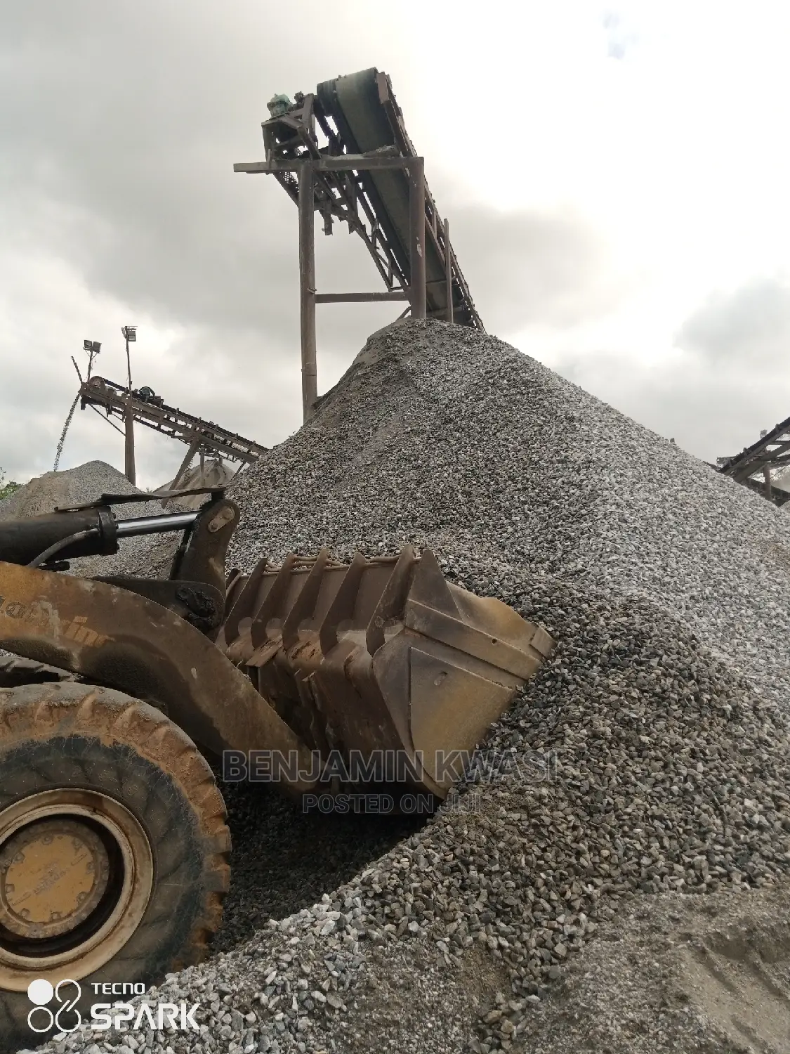 Quarry Stones and Quarry Dust Supplying