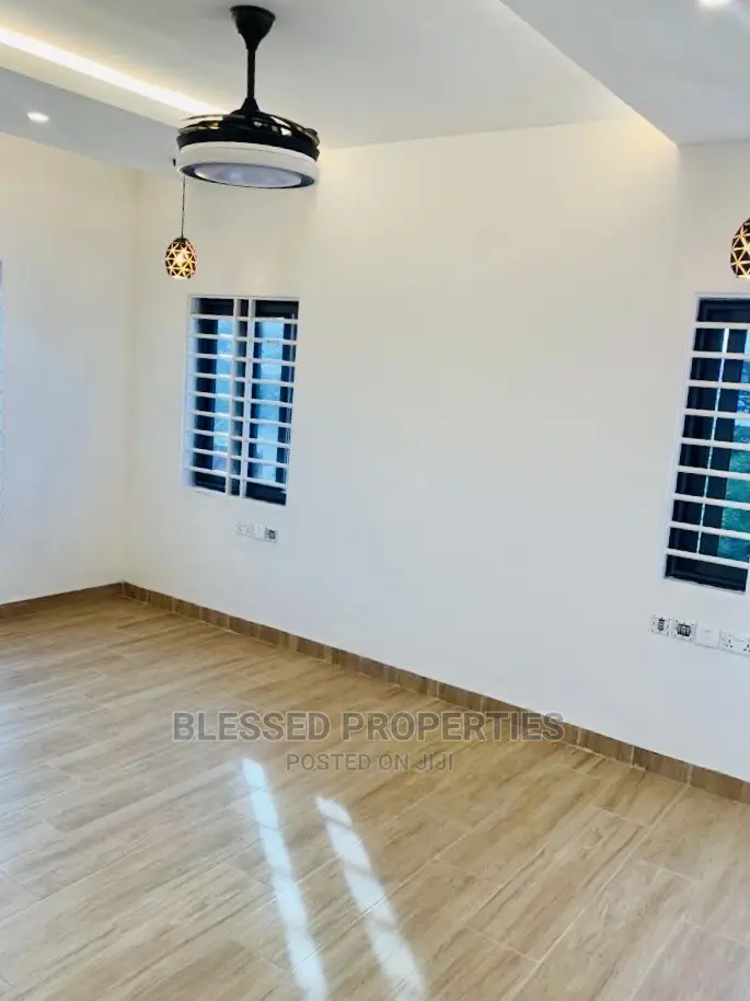 4bdrm Mansion in Blessed Property, Dome for Sale