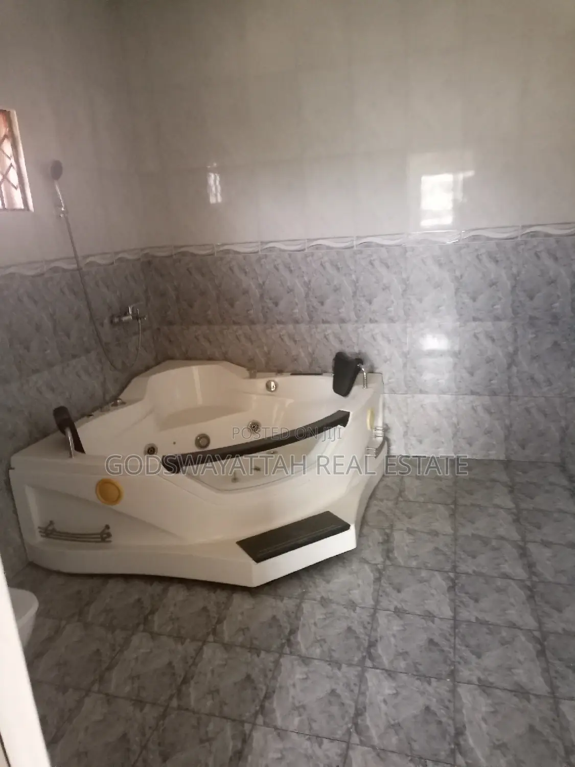 4bdrm House in East Legon for rent