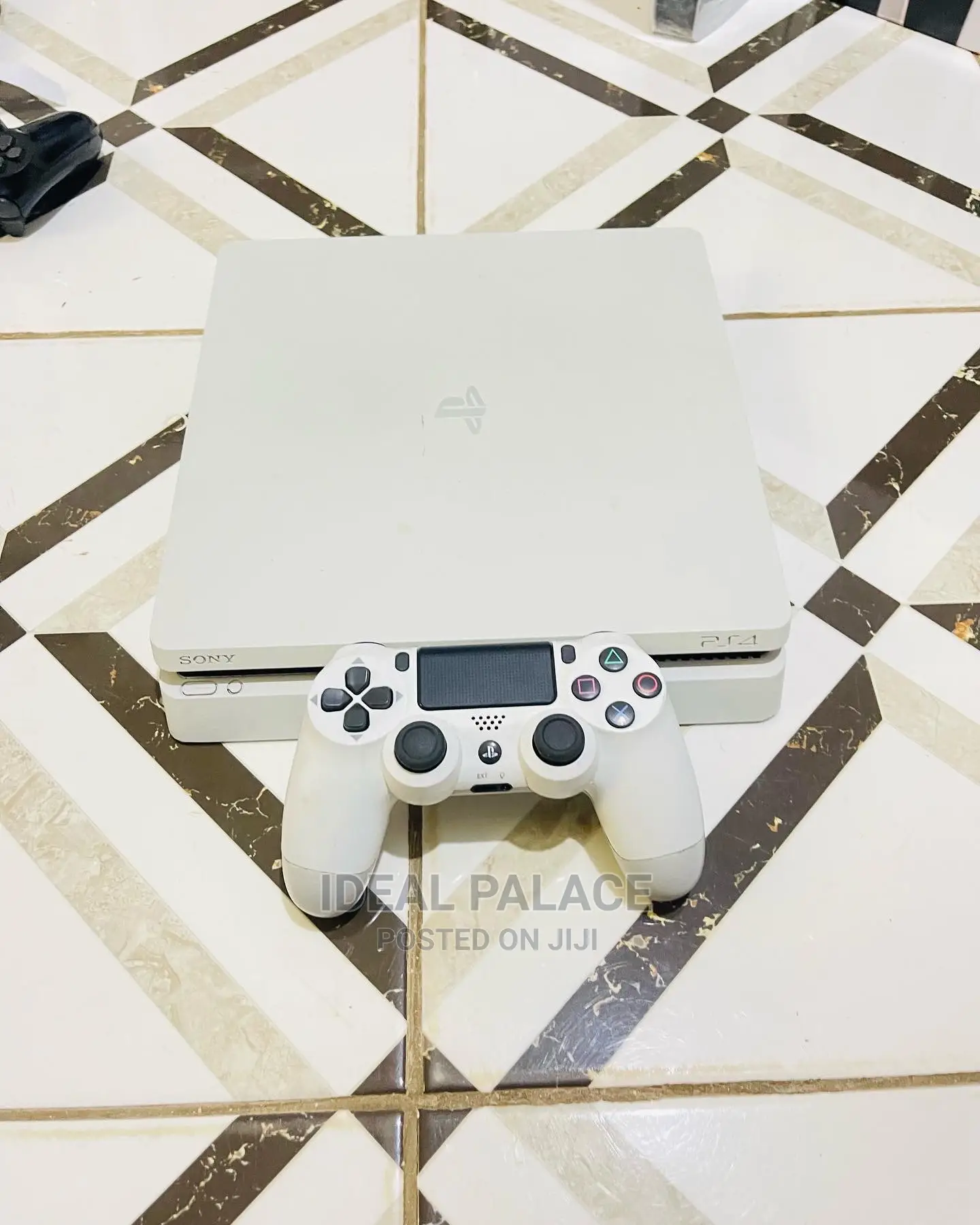 Limited White PS4 Slim With Games in Achimota Video Game Consoles