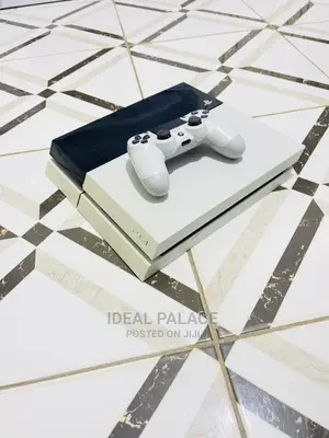 Ps4 Standard Limited White And Black