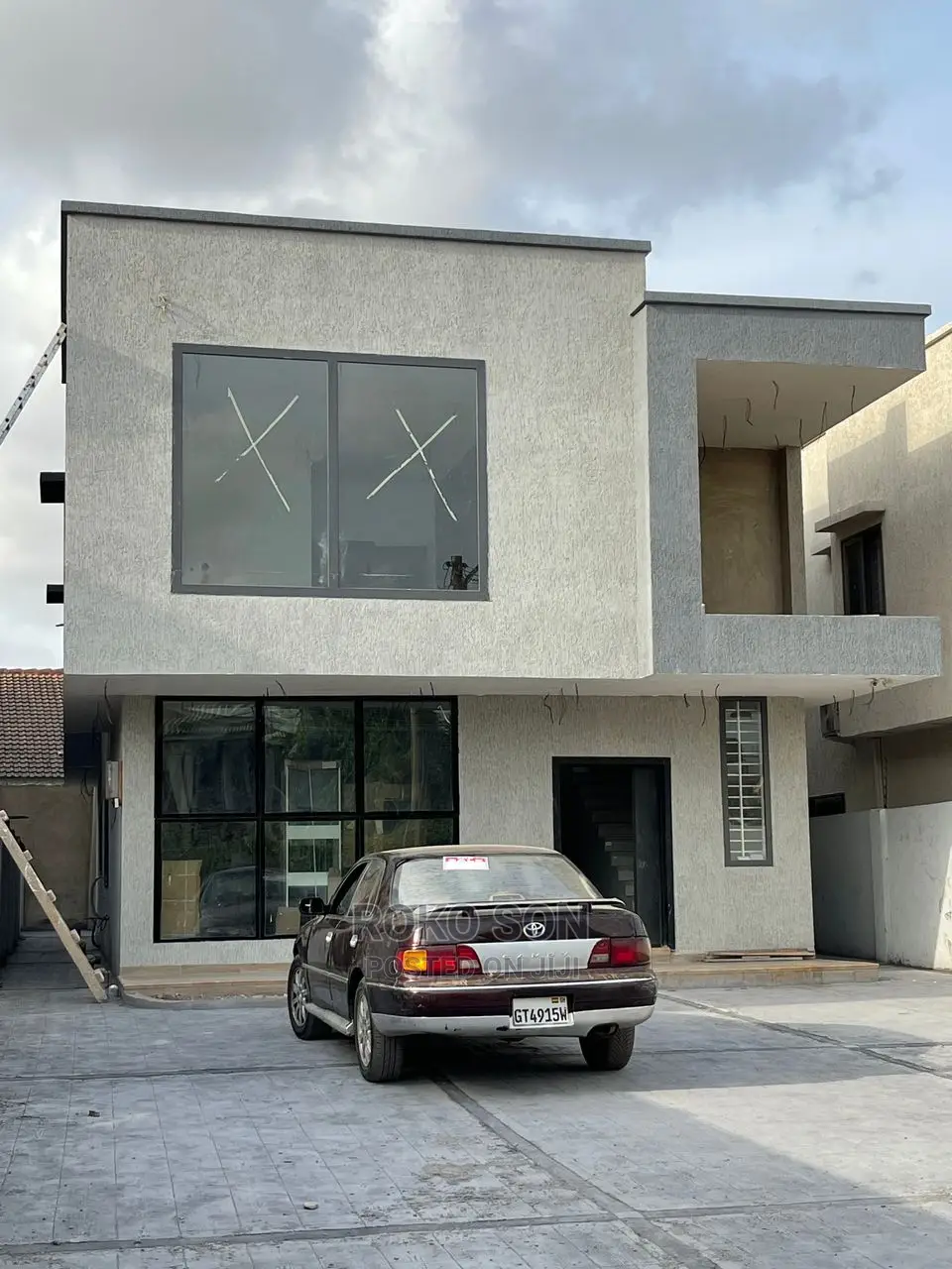 3bdrm Duplex in Dr Roko, West Legon for Sale