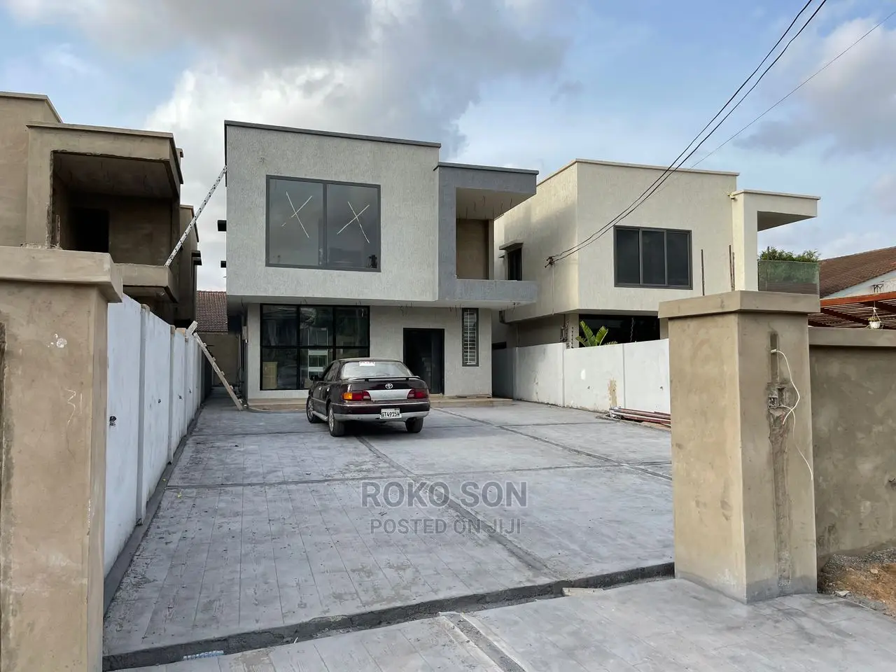3bdrm Duplex in Dr Roko, West Legon for Sale