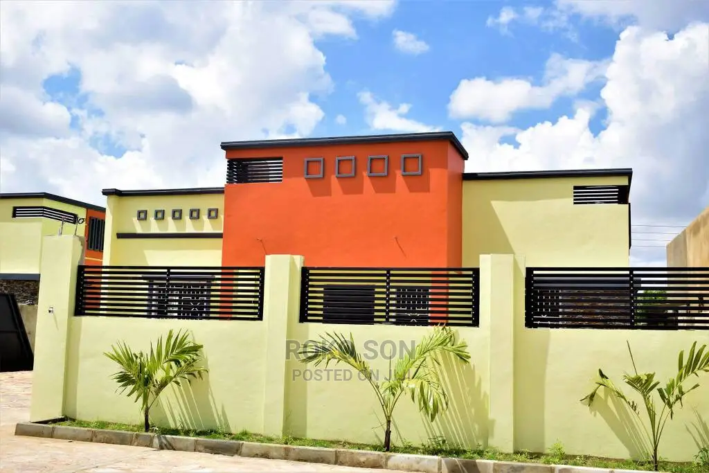 3bdrm House in Dr Roko, Accra Metropolitan for Sale
