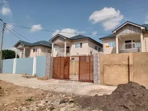 5bdrm Duplex in Dr Roko, Pokuase for Sale