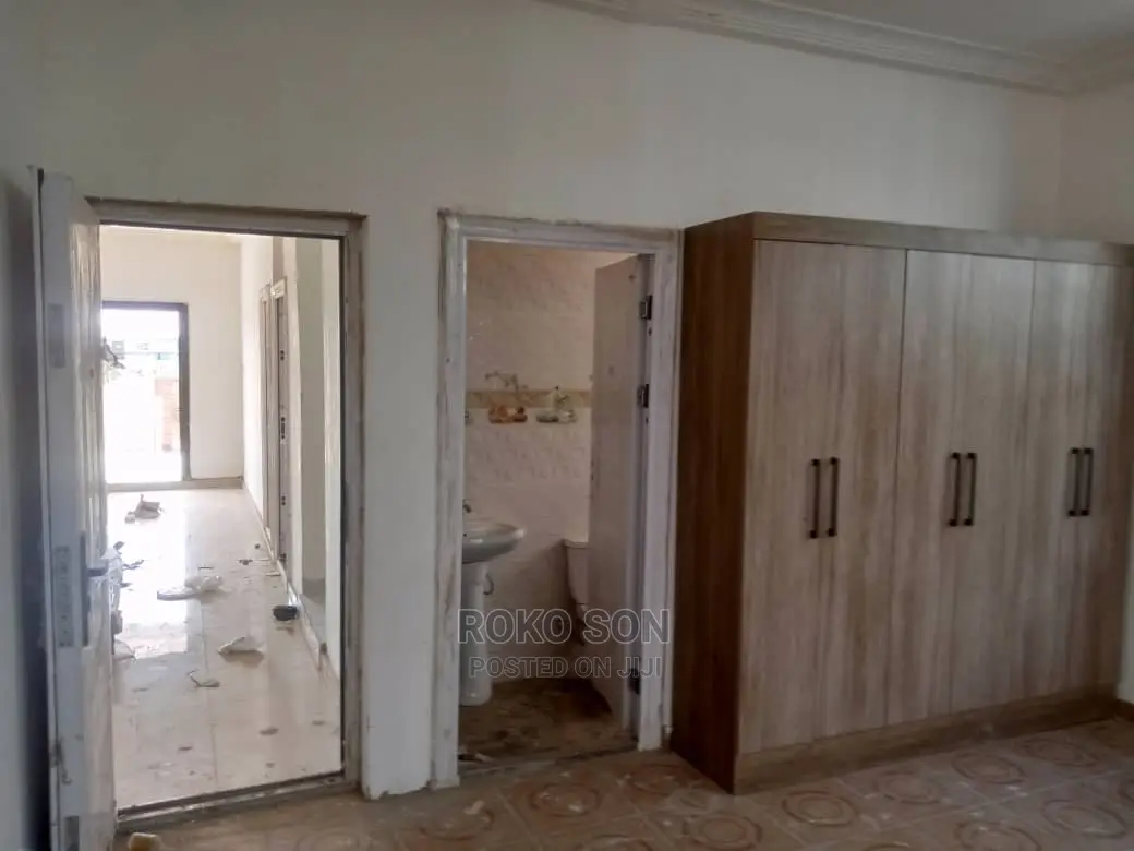 5bdrm Duplex in Dr Roko, Pokuase for Sale