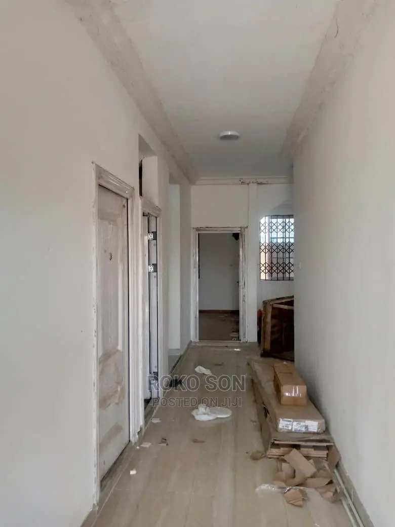5bdrm Duplex in Dr Roko, Pokuase for Sale