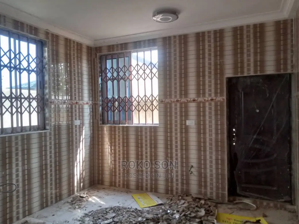5bdrm Duplex in Dr Roko, Pokuase for Sale