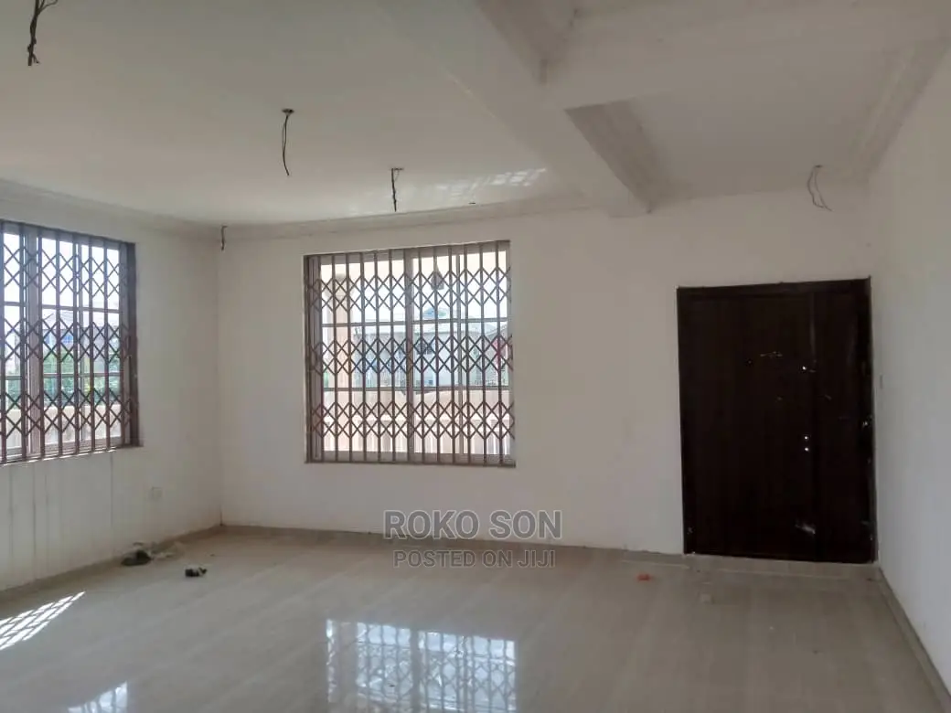 5bdrm Duplex in Dr Roko, Pokuase for Sale
