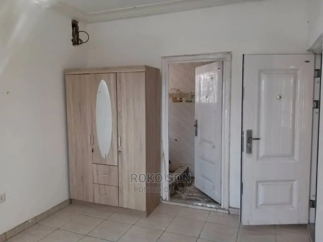 5bdrm Duplex in Dr Roko, Pokuase for Sale