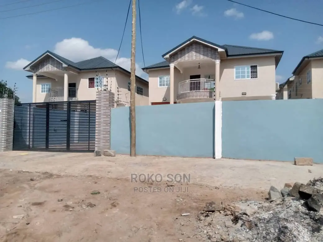 5bdrm Duplex in Dr Roko, Pokuase for Sale