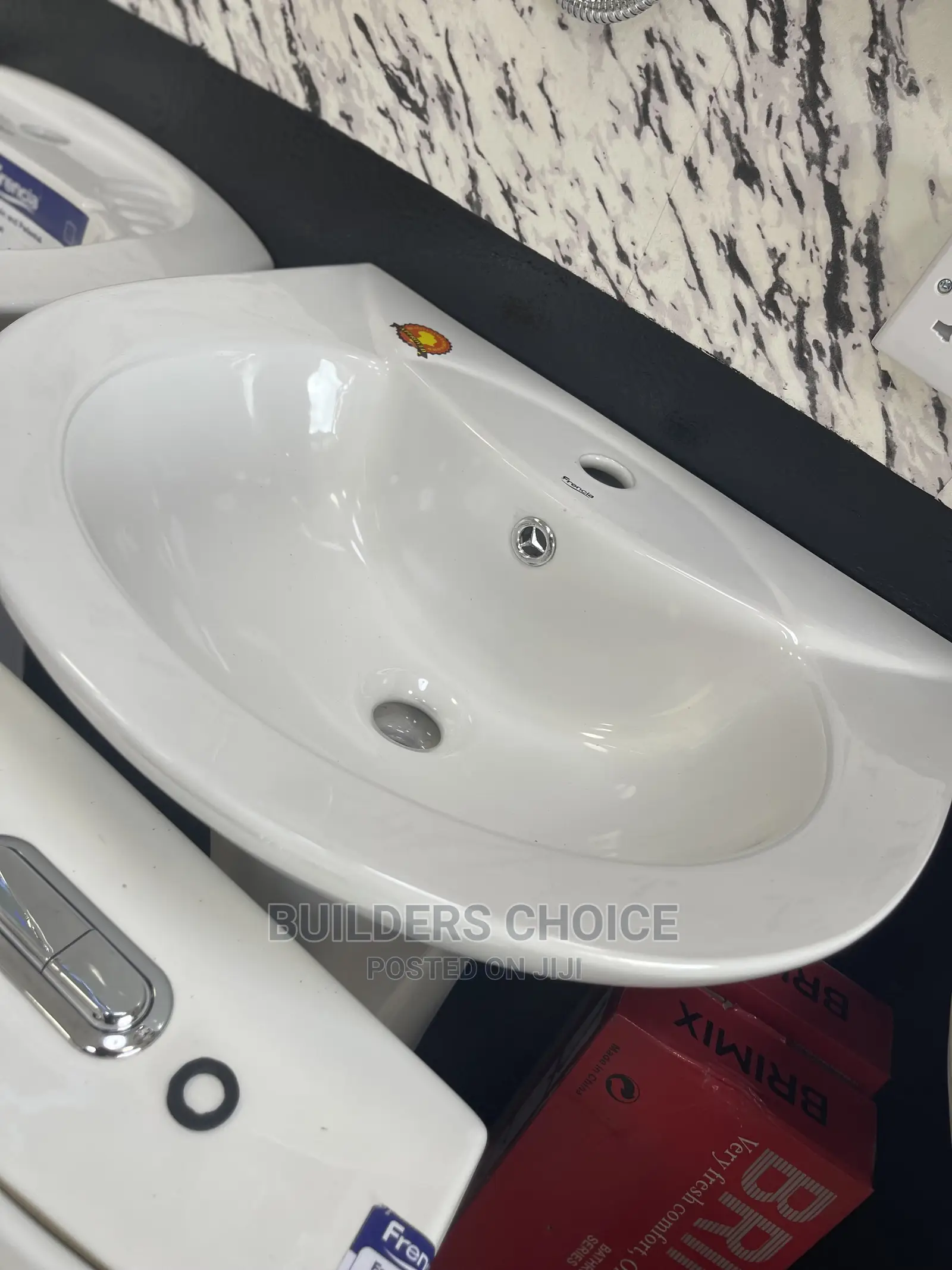 Frencia Water Closet With Wash Basin