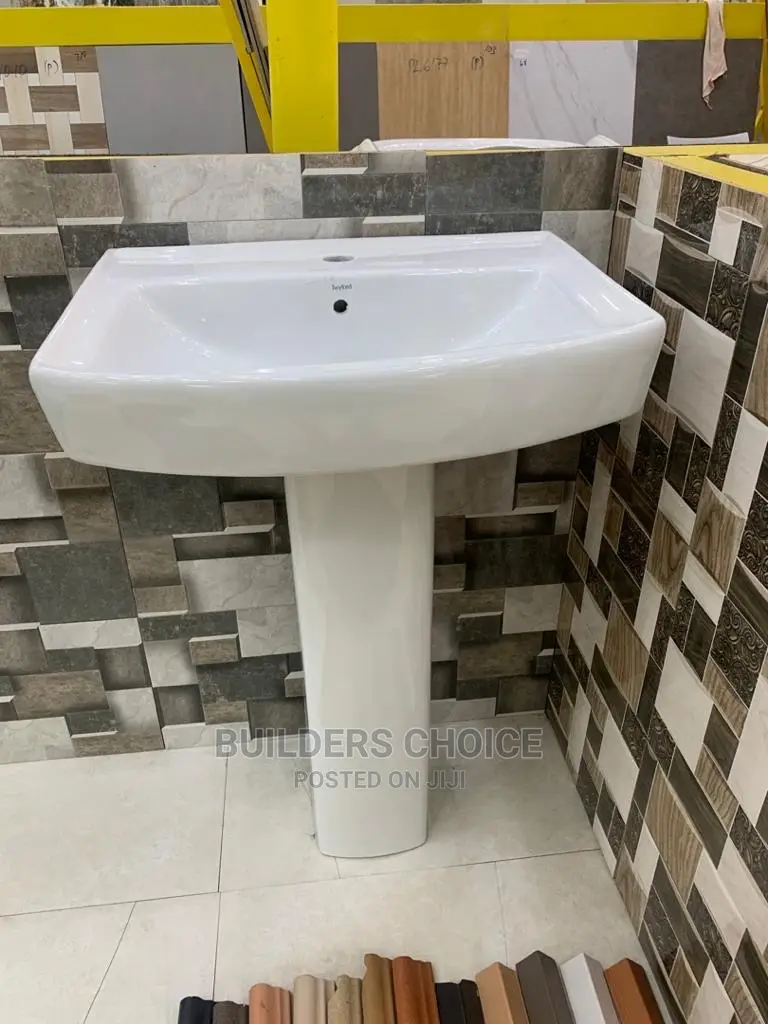Close Couple Set With Basin