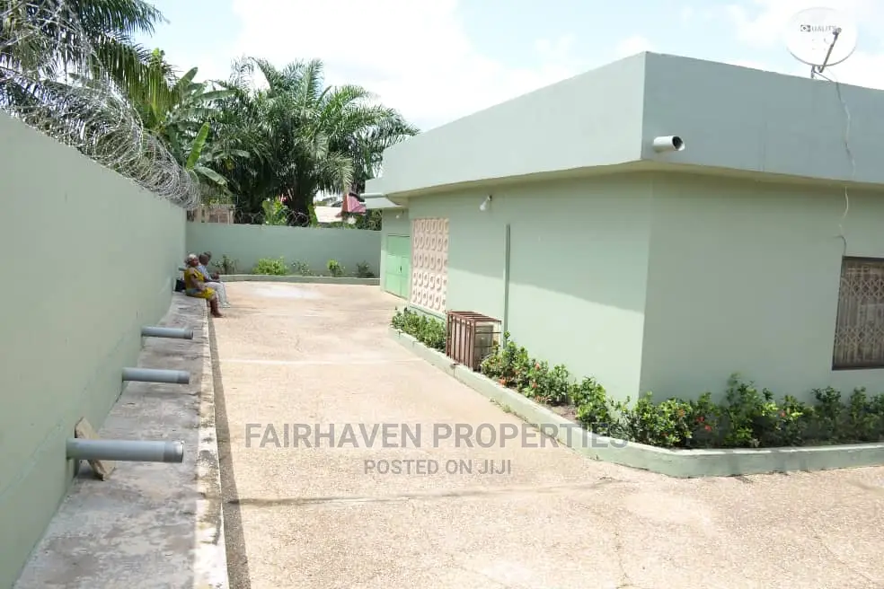 5bdrm House in Fairhaven Properties, Agona East for Sale