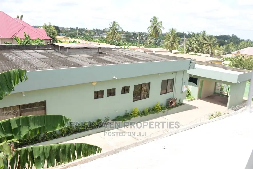 5bdrm House in Fairhaven Properties, Agona East for Sale
