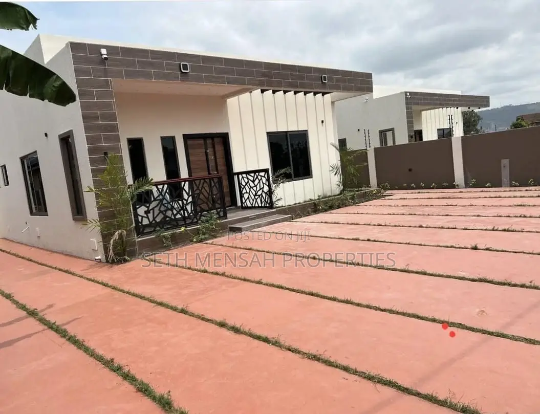 3bdrm House in Skm Property House, Oyarifa for sale