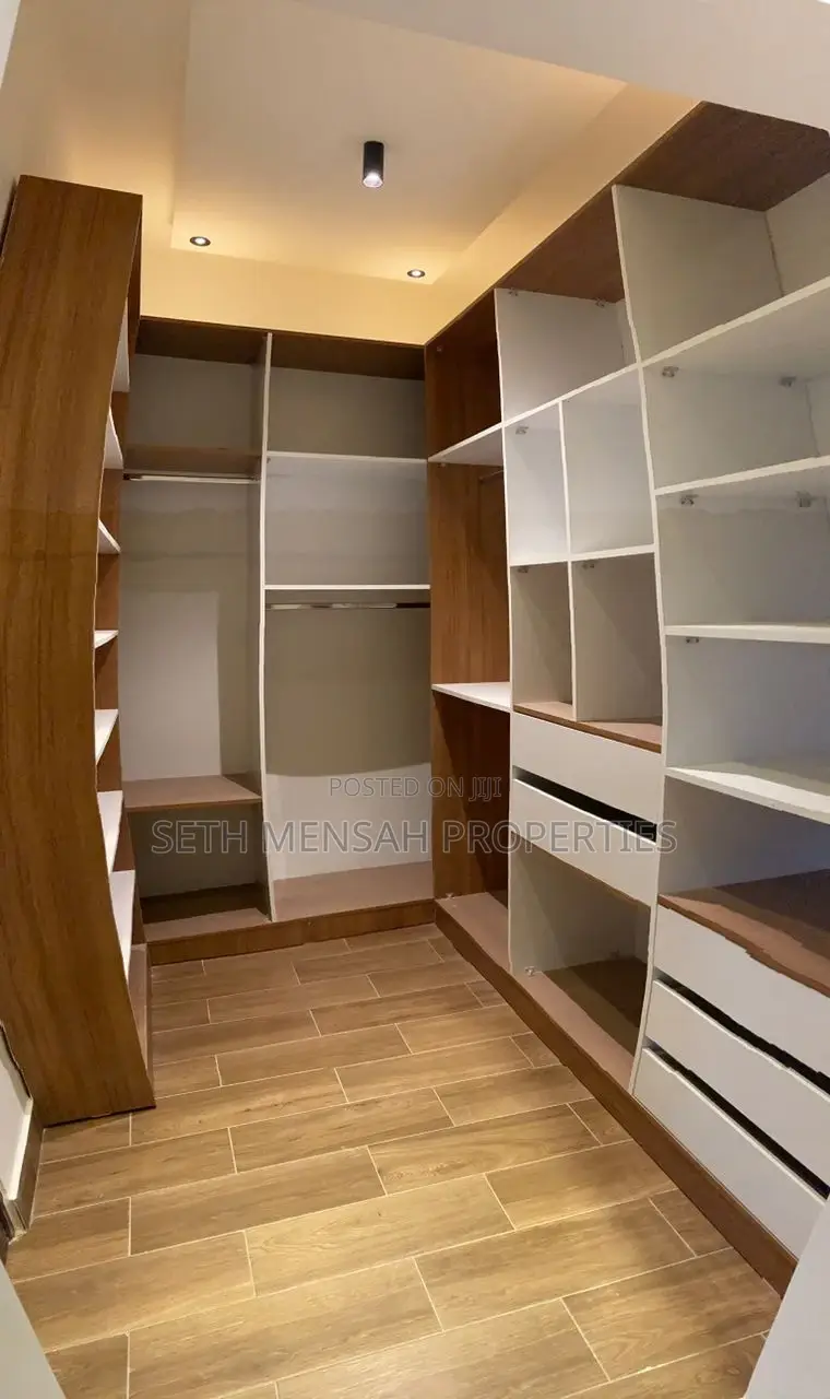 3bdrm House in Skm Property House, Oyarifa for sale