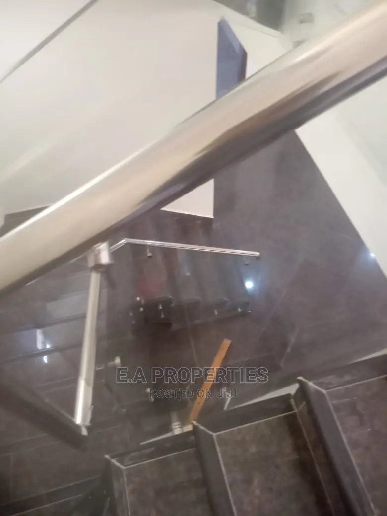4bdrm Mansion in E a Properties, American House for Rent