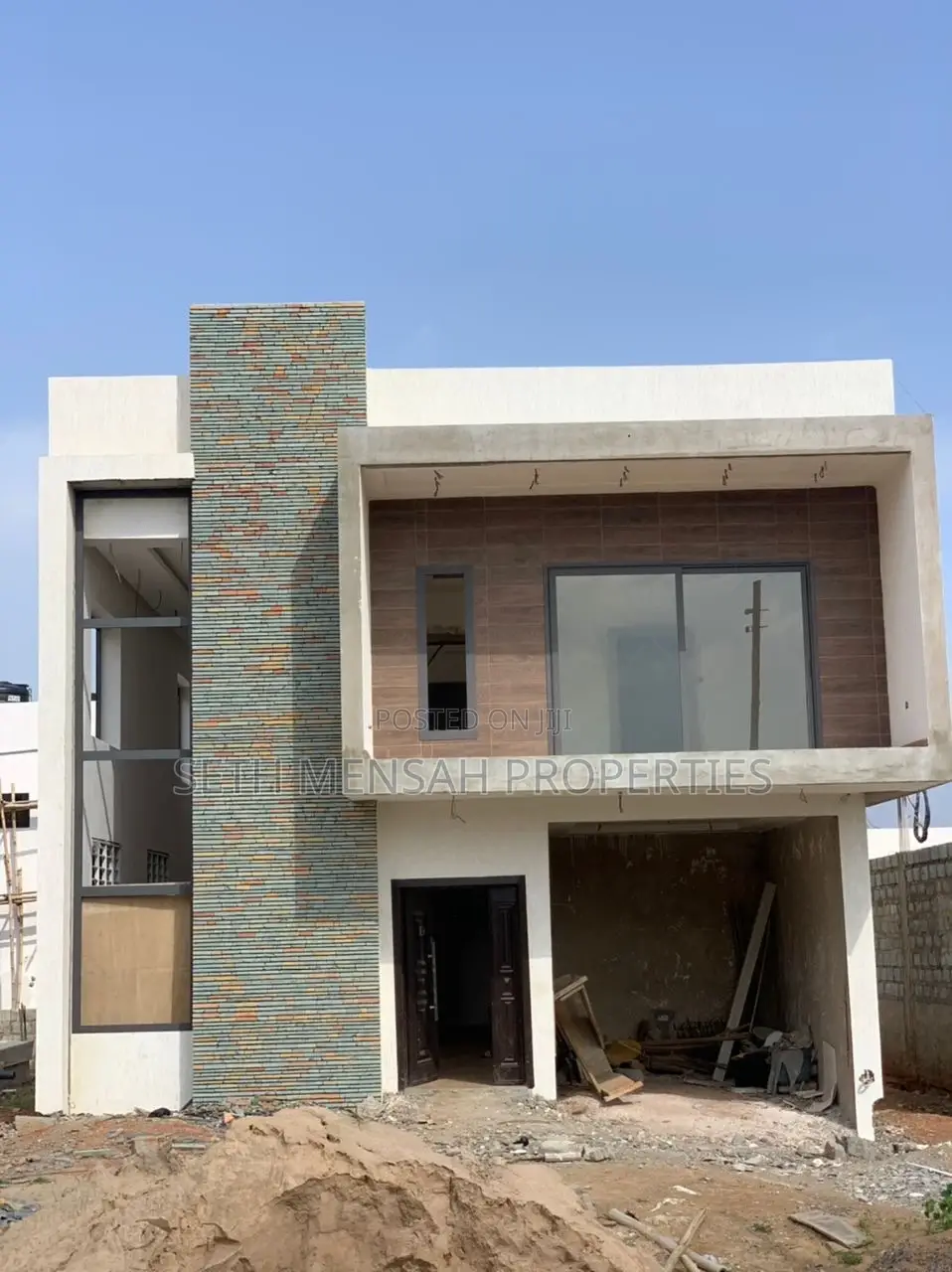 4bdrm House in Skm Property House, East Legon for Sale