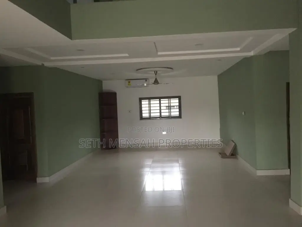 6bdrm House in Skm Property House, Haatso for Sale