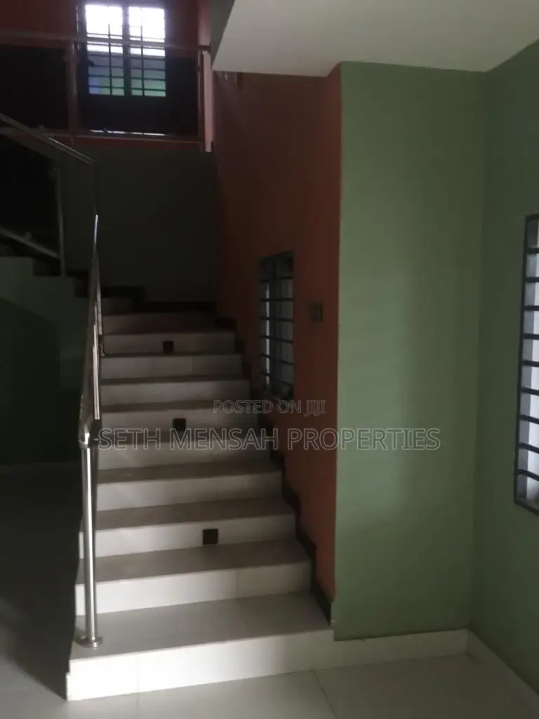 6bdrm House in Skm Property House, Haatso for Sale