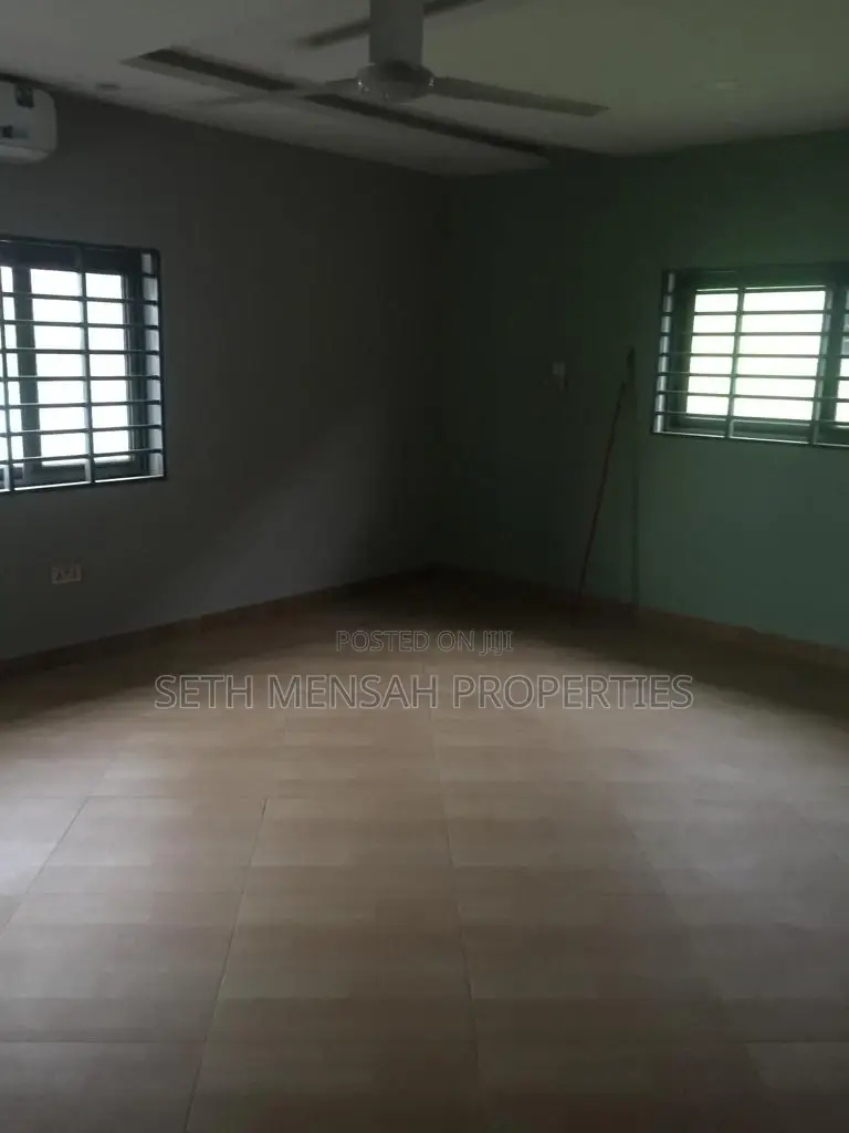 6bdrm House in Skm Property House, Haatso for Sale