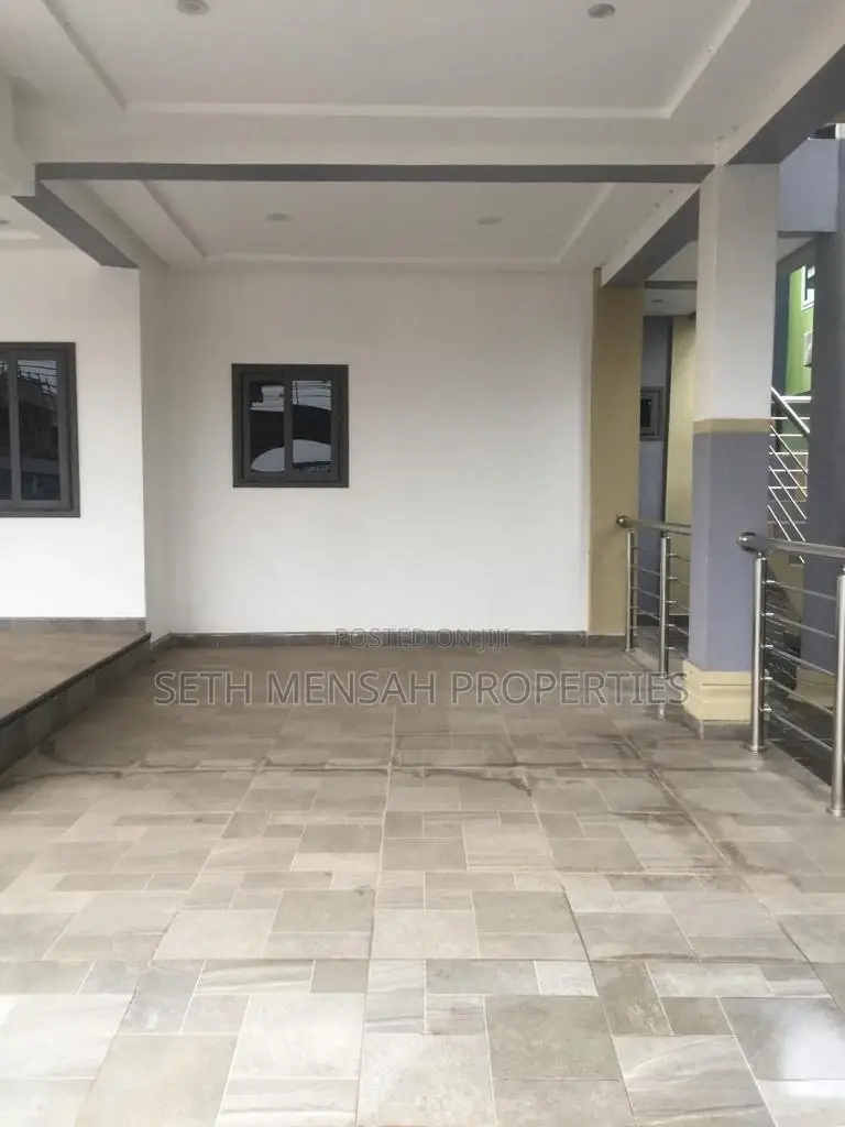 6bdrm House in Skm Property House, Haatso for Sale