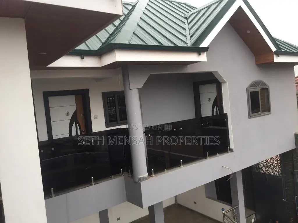 6bdrm House in Skm Property House, Haatso for Sale