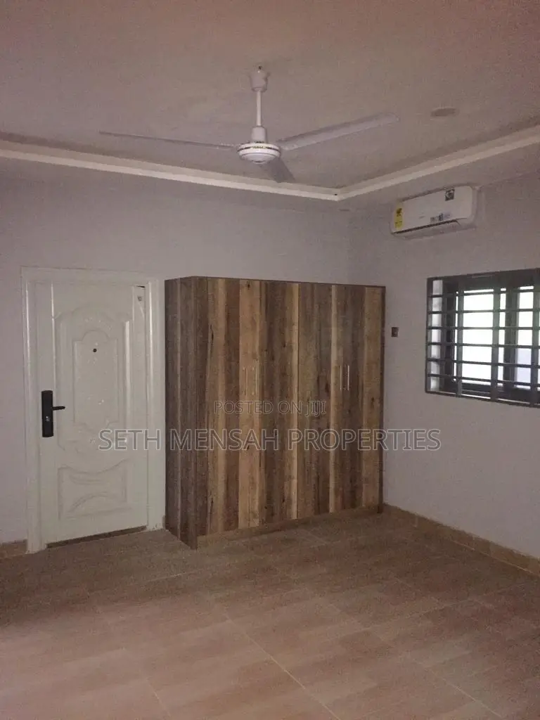 6bdrm House in Skm Property House, Haatso for Sale