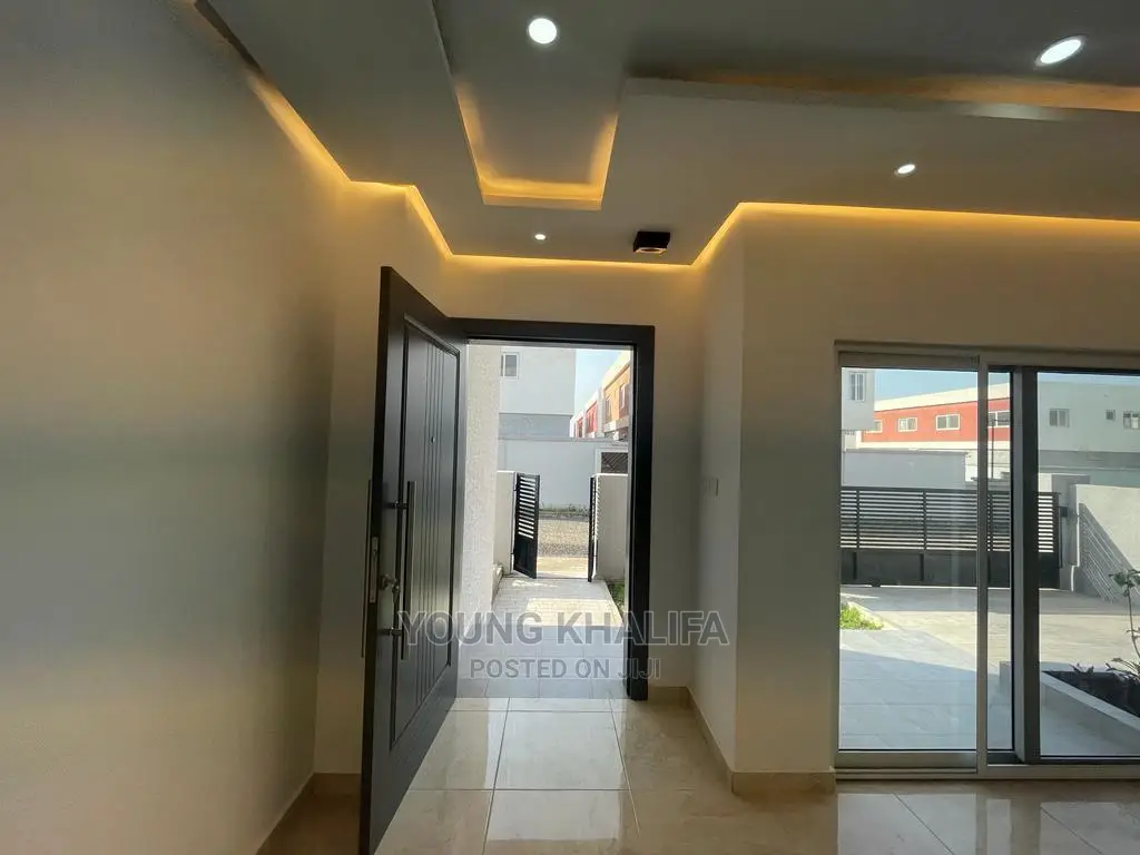 Furnished 3bdrm House in Estate House'S, Tema Metropolitan for sale