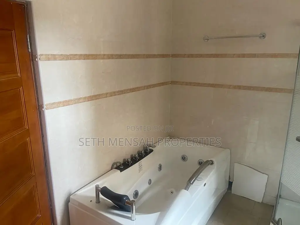 5bdrm House in Skm Property For, East Legon for Rent