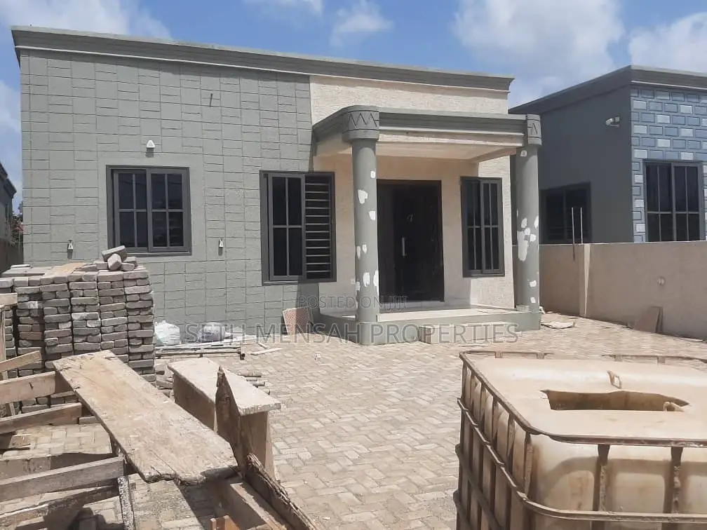 3bdrm House in Skm Property For, Adenta for Sale