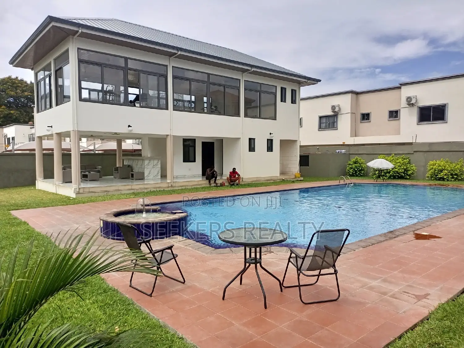 4bdrm Townhouse / Terrace in Seekers Realty, Cantonments for rent