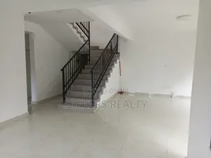 4bdrm Townhouse / Terrace in Seekers Realty, Cantonments for rent