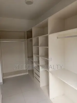 4bdrm Townhouse / Terrace in Seekers Realty, Cantonments for rent