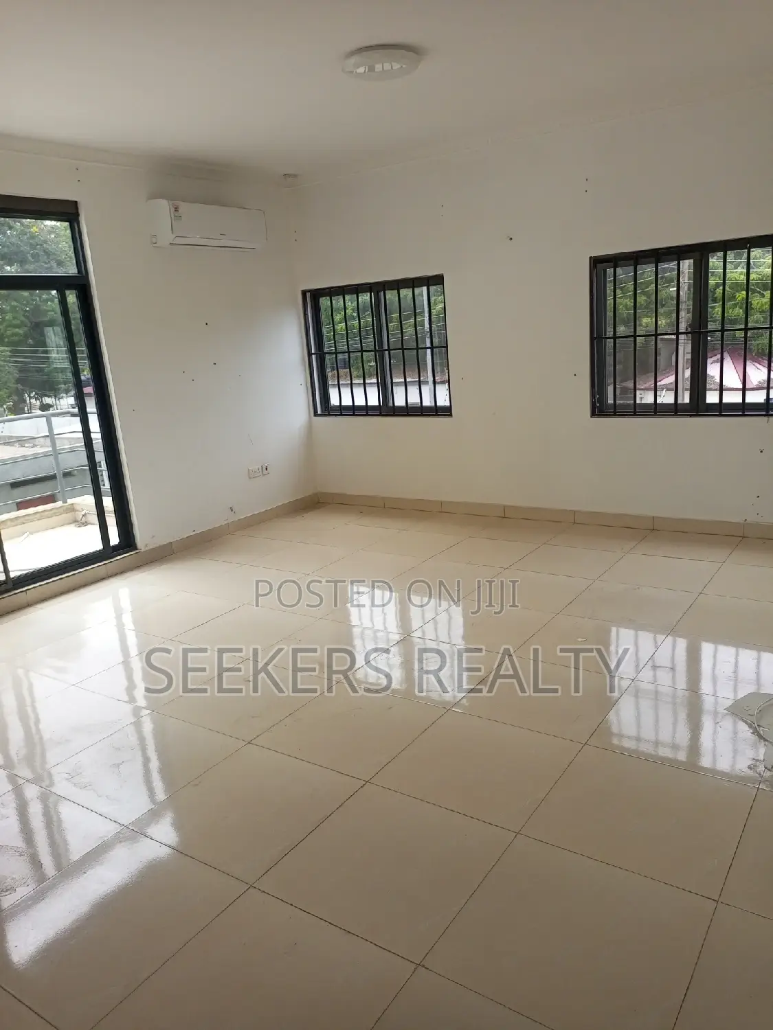 4bdrm Townhouse / Terrace in Seekers Realty, Cantonments for rent