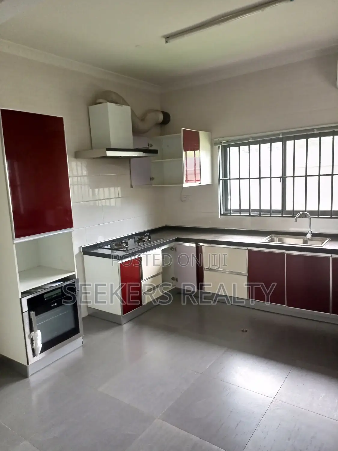 4bdrm Townhouse / Terrace in Seekers Realty, Cantonments for rent