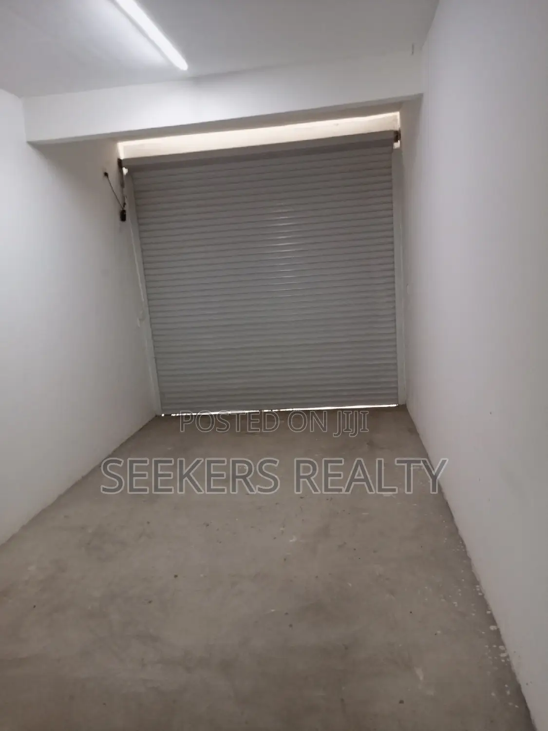 4bdrm Townhouse / Terrace in Seekers Realty, Cantonments for rent